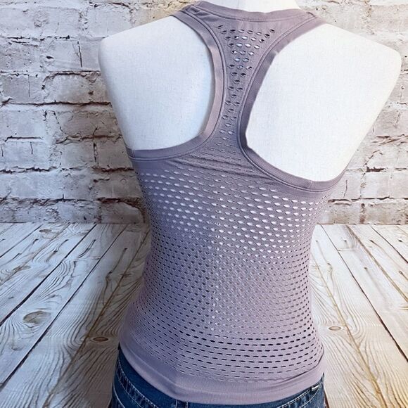 Victorias Secret Sport perforated tank top - Picture 5 of 5